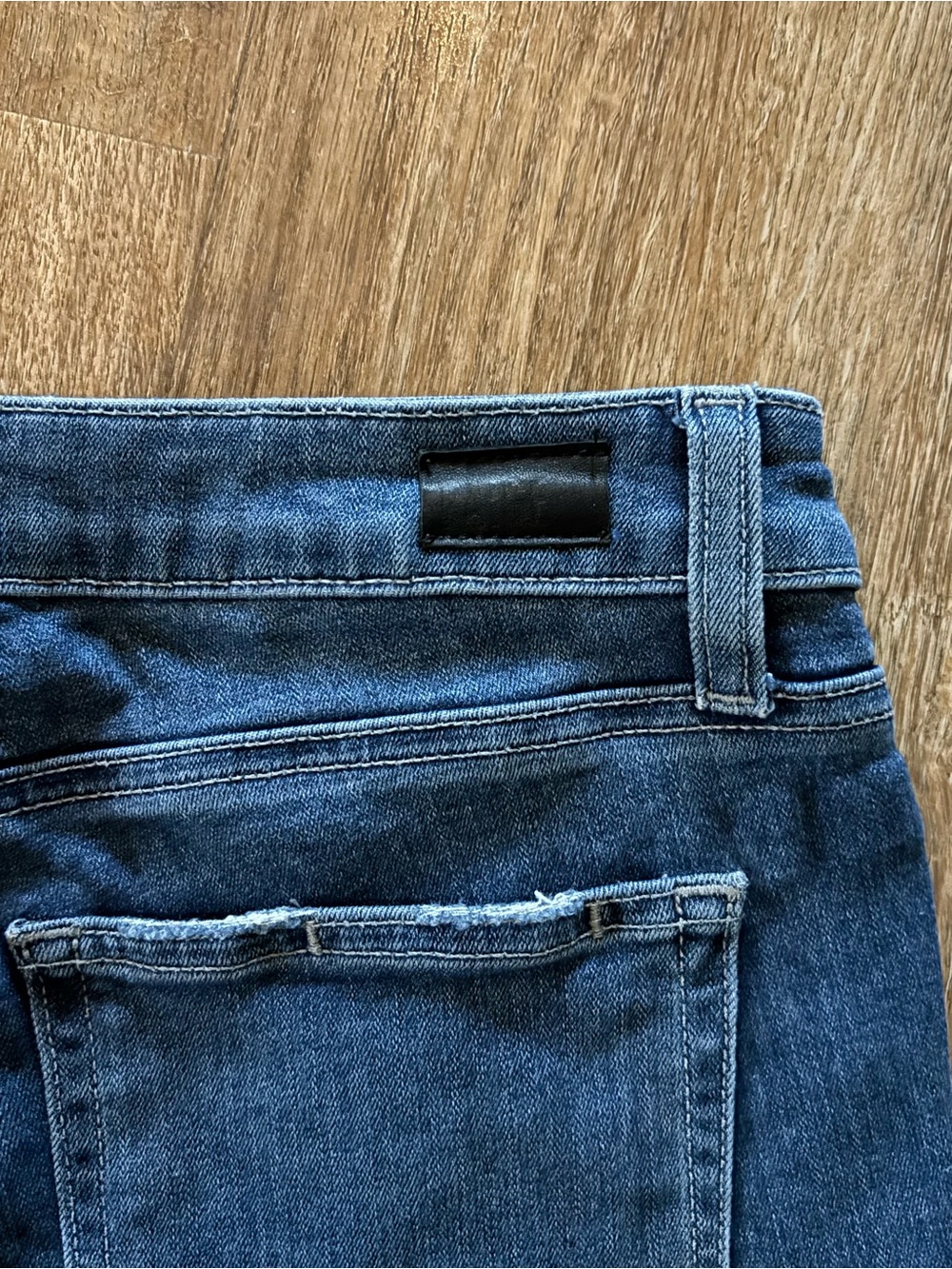 PAIGE Rory crop flare raw hem Sz 28 - Picture 6 of 9